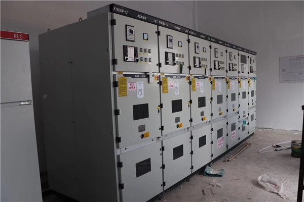 滕州愛(ài)瑞派出具電爐選用了我們?nèi)鹄试O(shè)備配電柜。